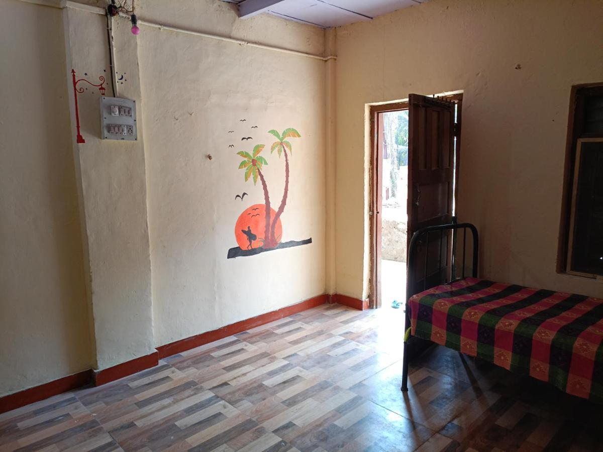 Parvati Niwas Homestay -Nearby Revdanda Beach & Fort - Wifi Available Alībāg Exterior foto